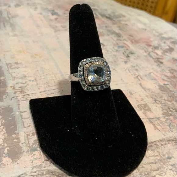 Stunning 10K Cushion-Cut Swiss Blue Topaz & Diamond Ring - Double Halo - Sz 6.75 - Picture 4 of 16